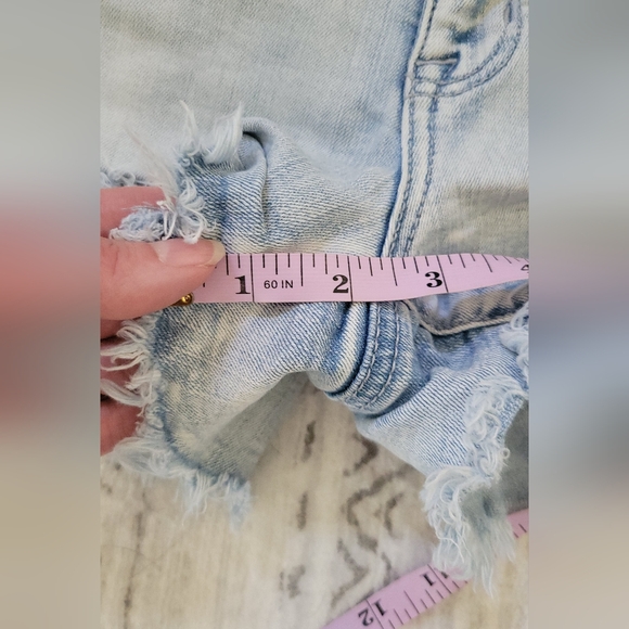 American Eagle Outfitters distressed blue denim shorts Size 10 - Picture 7 of 16